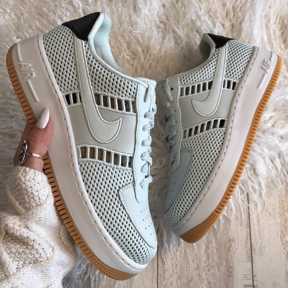 nike uptown sneakers